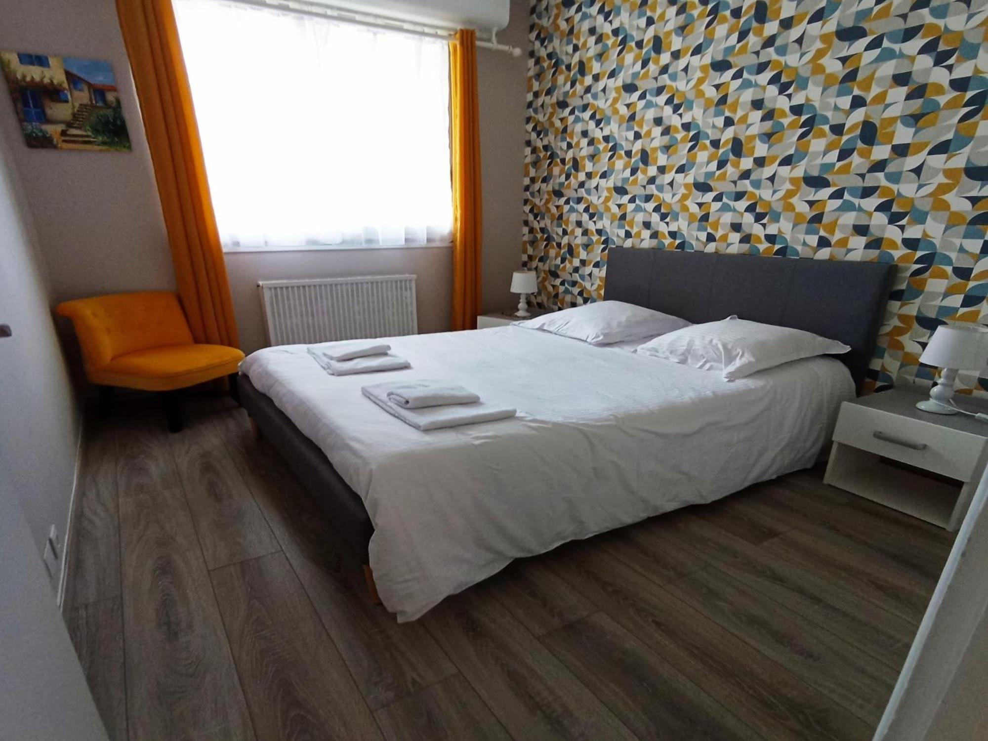 Simplistic Holiday Home In Grandcamp With Garden Bagian luar foto